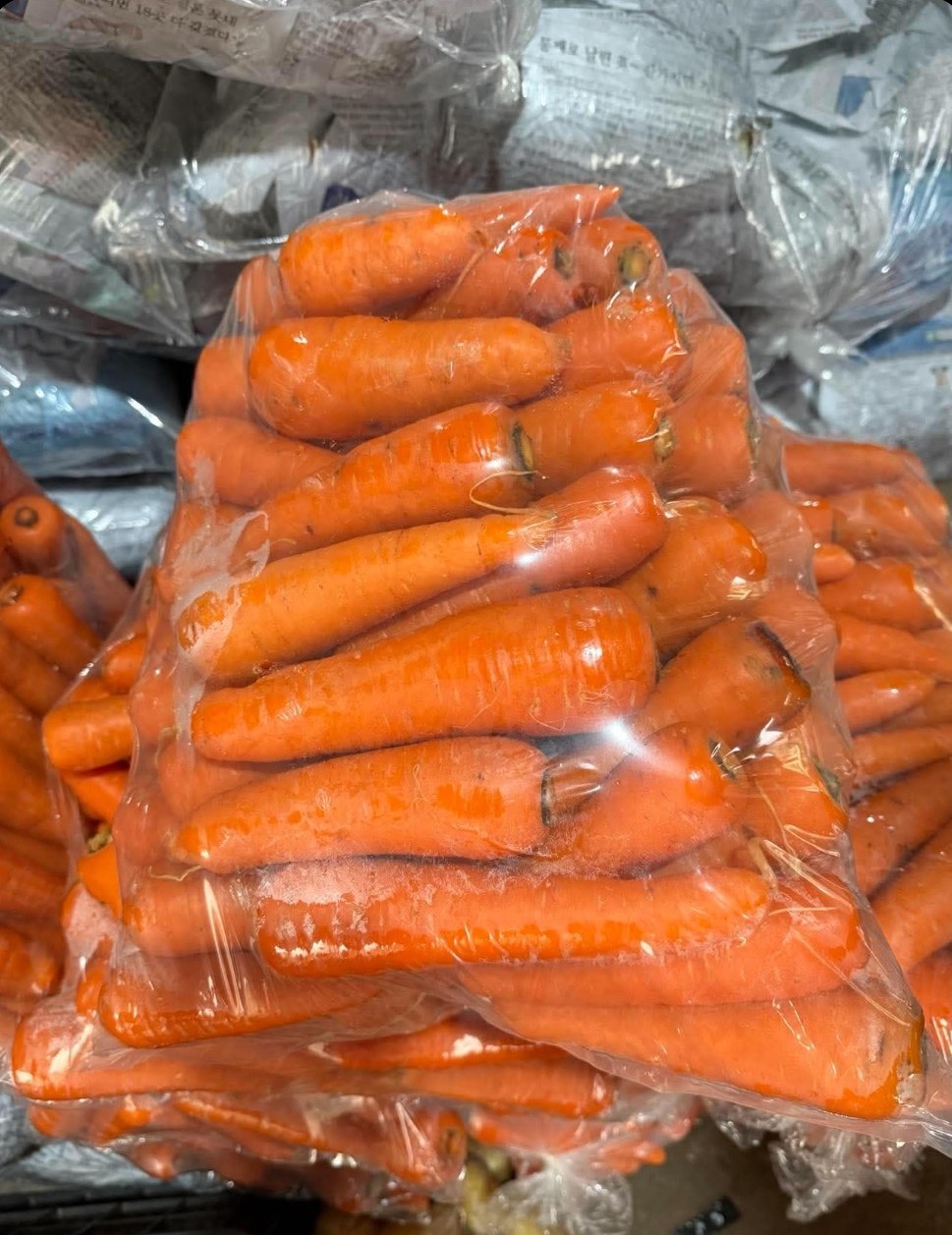 Carrots (washed) photo 4